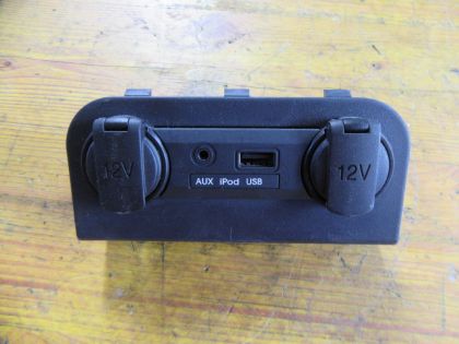 Bild von ANSCHLUSS AUX USB iPOD 12V, KIA RIO (UB)