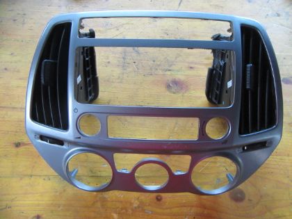 Bild von VERKLEIDUNG MITTE inkl. LUFTDÜSEN, HYUNDAI i20 (PB)