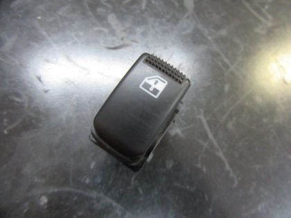 Bild von SCHALTER ELEKTRISCHER FENSTERHEBER RECHTS VORNE, GETZ 1.3 GLS