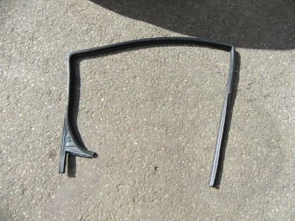 Picture of DICHTGUMMI SEITENSCHEIBE RECHTS VORNE, HYUNDAI H-1