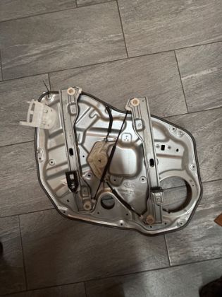 Picture of FENSTERHEBER ELEKTRISCH OHNE MOTOR RECHTS VORNE, KIA SORENTO (XM) 2,2 CRDi 4WD