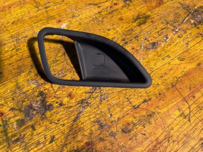 Bild von GEHÄUSE TÜRGRIFF LINKS HINTEN, KIA RIO 1,2 (UB)