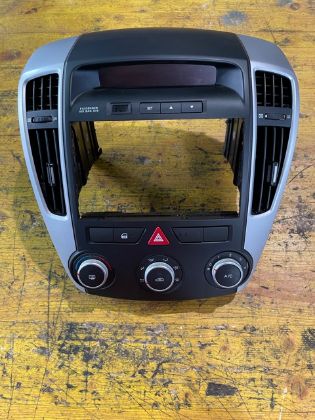 Bild von VERKLEIDUNG MITTE inkl. LUFTDÜSE STEUERUNG HEIZUNG / KLIMA DIGITALUHR, KIA CEED (ED) 1,6