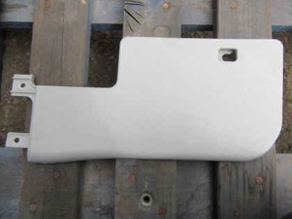 Picture of ABDECKUNG ARMATURENBRETT MITTE LINKS, HYUNDAI TRAJET 04