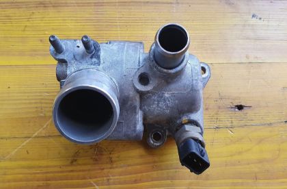 Bild von THERMOSTAT GEHÄUSE, HYUNDAI i40