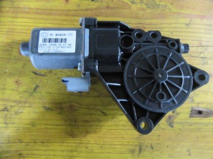 Bild von MOTOR FENSTERHEBER RECHTS VORNE, HYUNDAI i30 / i30CW (FD)