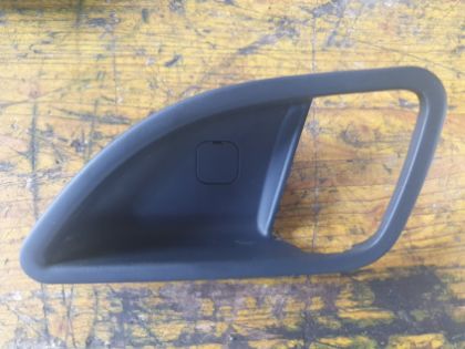 Picture of GEHÄUSE TÜRGRIFF INNEN RECHTS HINTEN, KIA RIO 1,2 (UB)