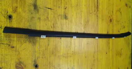 Picture of DICHTGUMMI TÜR AUSSEN SEITENSCHEIBE LINKS HINTEN, CEED 1,6 CRDi (ED)