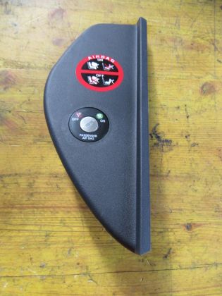 Picture of PLATTE KINDERVERANKERUNGSVERSCHLUSS, HYUNDAI ACCENT (MC) 1,4