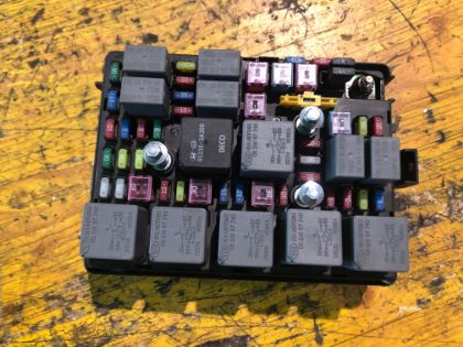 Bild von SICHERUNGSKASTEN, KIA CARENS CRDi