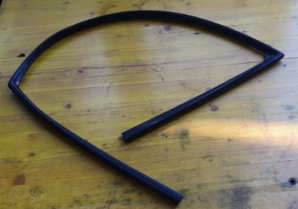 Picture of DICHTGUMMI SEITENSCHEIBE LINKS VORNE, SPORTAGE 2.0 CRDi 4WD (SL)