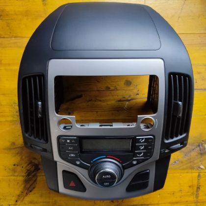 Bild von VERKLEIDUNG MITTE INKL. LUFTDÜSEN, I30 (FD)