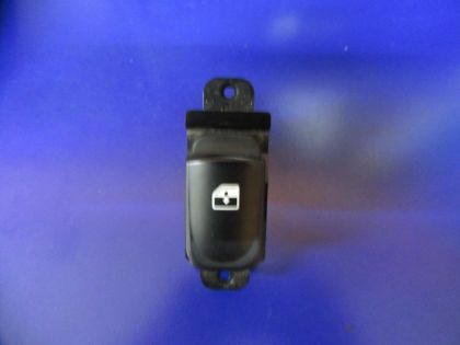 Picture of SCHALTER FENSTERHEBER BEIFAHRER, HYUNDAI i20 (PB)