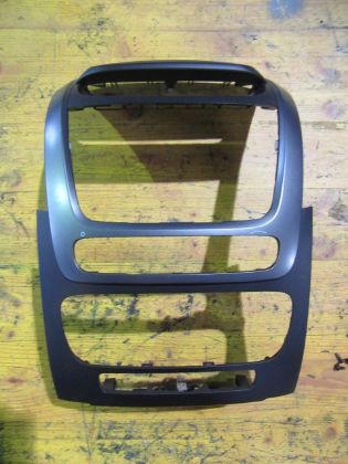 Picture of VERKLEIDUNG MITTE, KIA SORENTO (XM) 2,2 CRDi 4WD