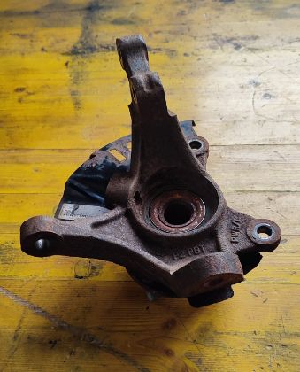 Bild von ACHSSCHENKEL LINKS VORNE, HYUNDAI i20 (PB)