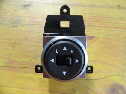 Picture of SCHALTER SPIEGELEINSTELLUNG, HYUNDAI i10 1,1 (IA)