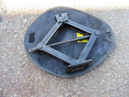 Bild von WAGENHEBER MIT TASCHE, GETZ 1.1GL