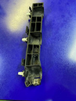 Picture of STOSSSTANGENHALTERUNG VORNE RECHTS KOTFLÜGEL KIA RIO (UB)