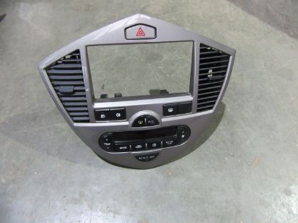 Bild von MITTELKONSOLE inkl LUFTDÜSEN STEUERUNG HEIZUNG / KLIMA SCHALTER WARNBLINKANLAGE, KIA  CARENS 2,0 CRDI