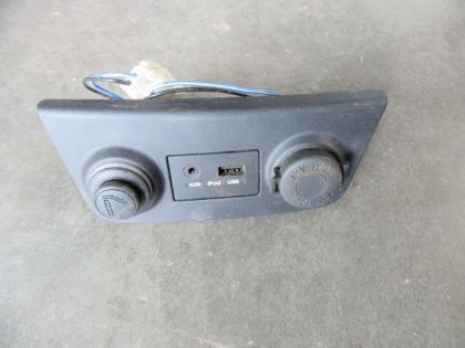 Bild von KONSOLE ZIGARETTENANZÜNDER AUX/USB/iPOD 12V ANSCHLUSS , HYUNDAI i30/i30CW (FD)
