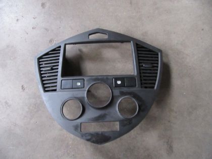 Bild von VERKLEIDUNG MITTE inkl. LUFTDÜSEN, KIA CARENS II (FC)