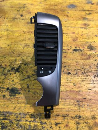 Picture of LUFTDÜSE RECHTS MITTE , KIA CARNIVAL (VQ)