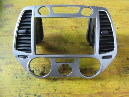 Bild von VERKLEIDUNG MITTE inkl. LUFTDÜSE, HYUNDAI i20 (PB)