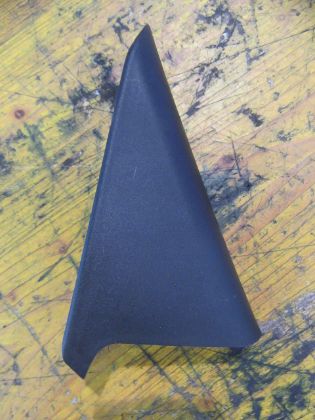 Picture of DREIECK VERKLEIDUNG TÜR INNEN LINKS HINTEN, HYUNDAI ix20