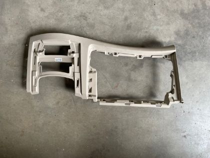 Picture of UNTERE ARMATURENBRETT VERKLEIDUNG RECHTS, HYUNDAI i40