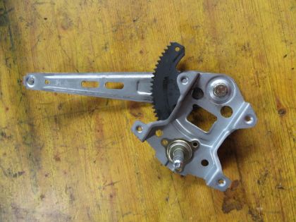 Picture of FENSTER REGLER MANUELL RECHTS HINTEN, HYUNDAI GETZ 1,5 CRDi