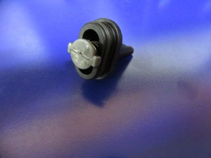 Bild von ABDECKUNG HALTERUNG EINSPRITZVENTILE, HYUNDAI ELANTRA 2.0