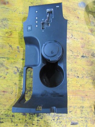 Picture of ABDECKUNG VERKLEIDUNG MITTELKONSOLE, HYUNDAI ix35