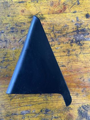 Picture of DREIECKVERKLEIDUNG TÜR INNEN RECHTS HINTEN, HYUNDAI ix35 2WD