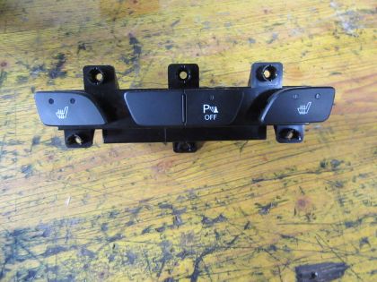 Picture of SCHALTER SITZHEIZUNG FAHRER & BEIFAHRER PARKSENSOREN, HYUNDAI ix35 2WD