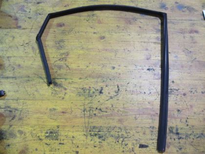 Picture of DICHTGUMMI SEITENSCHEIBE LINKS HINTEN, KIA SORENTO (XM) 2,2 CRDi 4WD