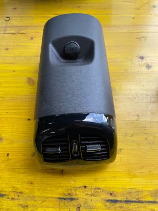 Bild von VERKLEIDUNG MITTELKONSOLE HINTEN inkl. LUFTDÜSEN 12V ANSCHLUSS, HYUNDAI i40