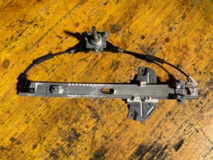 Bild von FENSTERHEBER MANUELL LINKS HINTEN, KIA RIO 1,2 (UB)