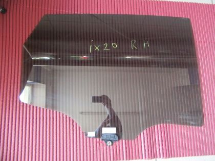 Picture of SEITENSCHEIBE RECHTS HINTEN, HYUNDAI IX20