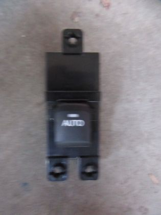 Bild von SCHALTER ELEKTRISCHER FENSTERHEBER RECHTS VORNE, HYUNDAI IX20