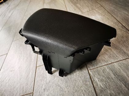 Picture of HYUNDAI i40 MITTELKONSOLE ARMLEHNE BOX
