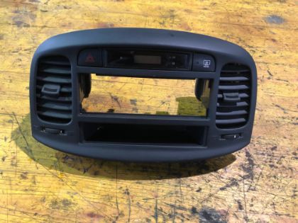 Bild von VERKLEIDUNG MITTE inkl. LUFTDÜSEN DIGITALUHR, HYUNDAI ACCENT 1,4 (MC) HATCHBACK