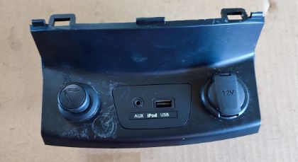 Bild von ANSCHLUSS AUX, USB 12V ZIGARETTENANZÜNDER, i30 (GD) 1,4