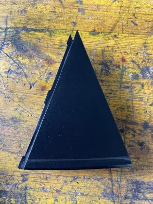 Picture of DREIECKVERKLEIDUNG TÜR AUSSEN RECHTS HINTEN, HYUNDAI ix35 2WD