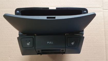 Picture of ASCHENBECHER UND ABLAGE MITTELKONSOLE MIT SITZHEIZUNG TASTE, HYUNDAI i30 (FD)