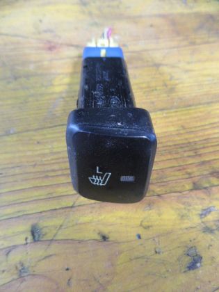 Picture of SCHALTER SITZHEIZUNG FAHRER, HYUNDAI SONATA 2,4