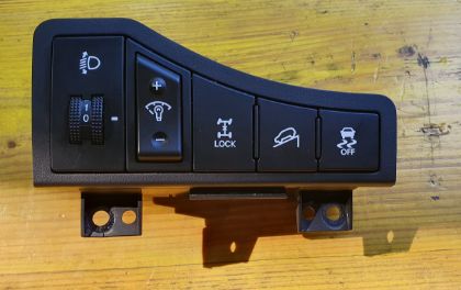 Picture of SCHALTEREINHEIT ARMATURENBRETT LINKS, SPORTAGE 2.0 CRDi 4WD (SL)