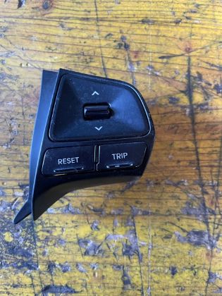 Bild von SCHALTER FERNBEDIENUNG LENKRAD RECHTS, KIA RIO 1,2 (UB)