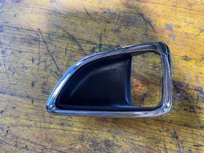 Picture of GEHÄUSE TÜRGRIFF INNEN RECHTS, HYUNDAI ix35 2WD