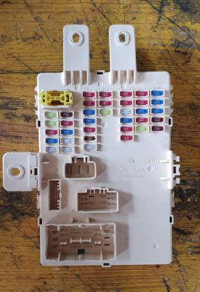 Bild von SICHERUNGSKASTEN INNEN, SPORTAGE 2.0 CRDi 4WD (SL)