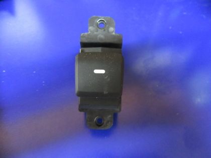 Picture of SCHALTER FENSTERHEBER HINTEN RECHTS, HYUNDAI i20 1,25 LIMITED PLUS